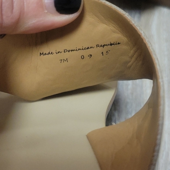 Jack Rogers Tan Thong Sandals Size 7 - Picture 3 of 4